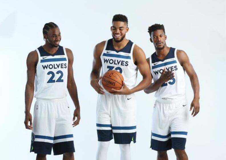 国安惨败越南夜， 邵佳一当场黑脸， 两大国脚恐遭永久除名！（国安不敌越南之夜，邵佳一当场黑脸，两名国脚或遭永久除名）