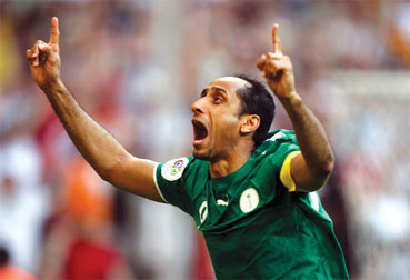 邮报：曼联等队关注赫塔小将艾希霍恩，他被拿来与克罗斯比较（英媒：曼联等队盯上赫塔新星艾希霍恩，他被比作克罗斯）