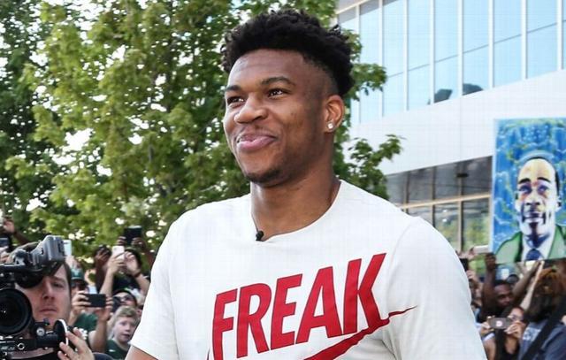 球星连续两回合单挑成功（球星连续两次单打得手）