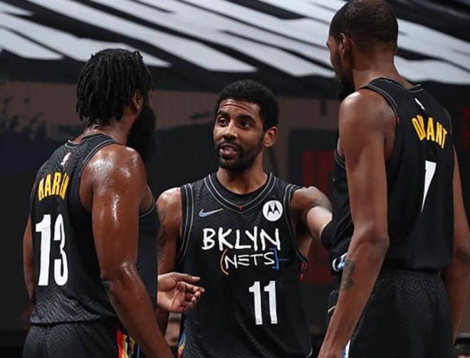 三分像打开外挂一样（三分神准，仿佛开挂）